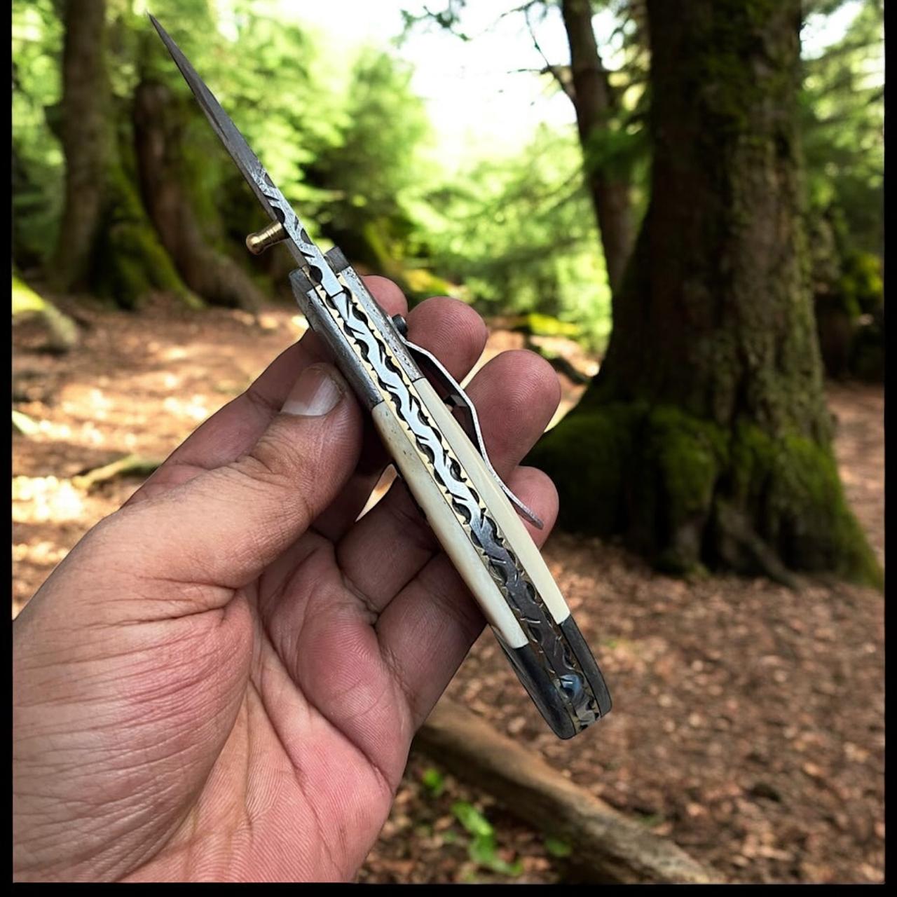 Damascus Folding Knife with Camel Bone Handle | Hand-Engraved People’s Flag | EDC Knife with Gift Box